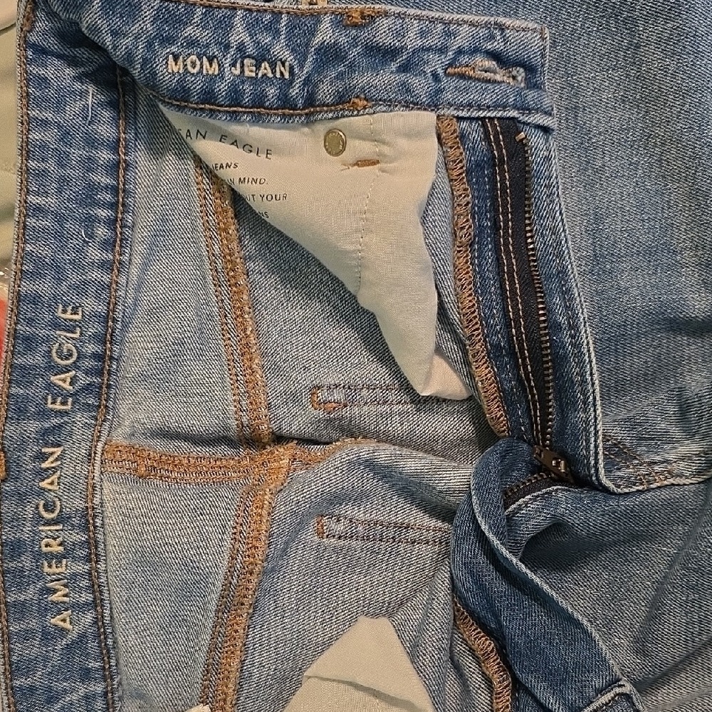 American Eagle Mom Jean Women 4 Blue Good Distressed High Rise Tapered Denim